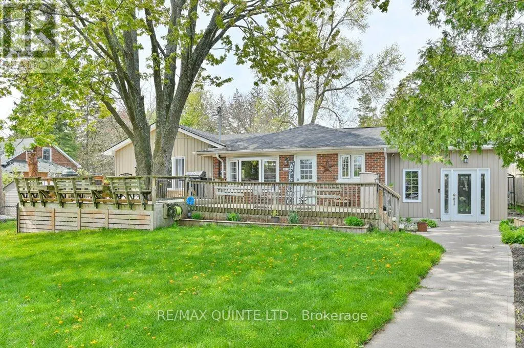 12 Fourth Avenue, Quinte West, Ontario  K8V 5N3 - Photo 1 - X12153173