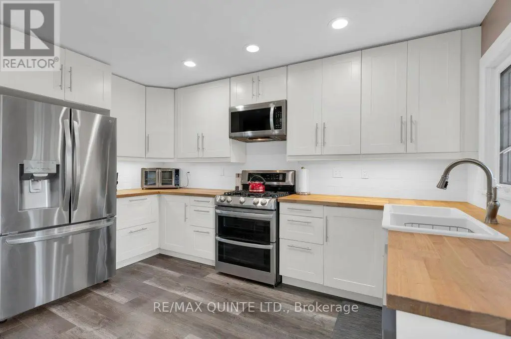 12 Fourth Avenue, Quinte West, Ontario  K8V 5N3 - Photo 3 - X12153173