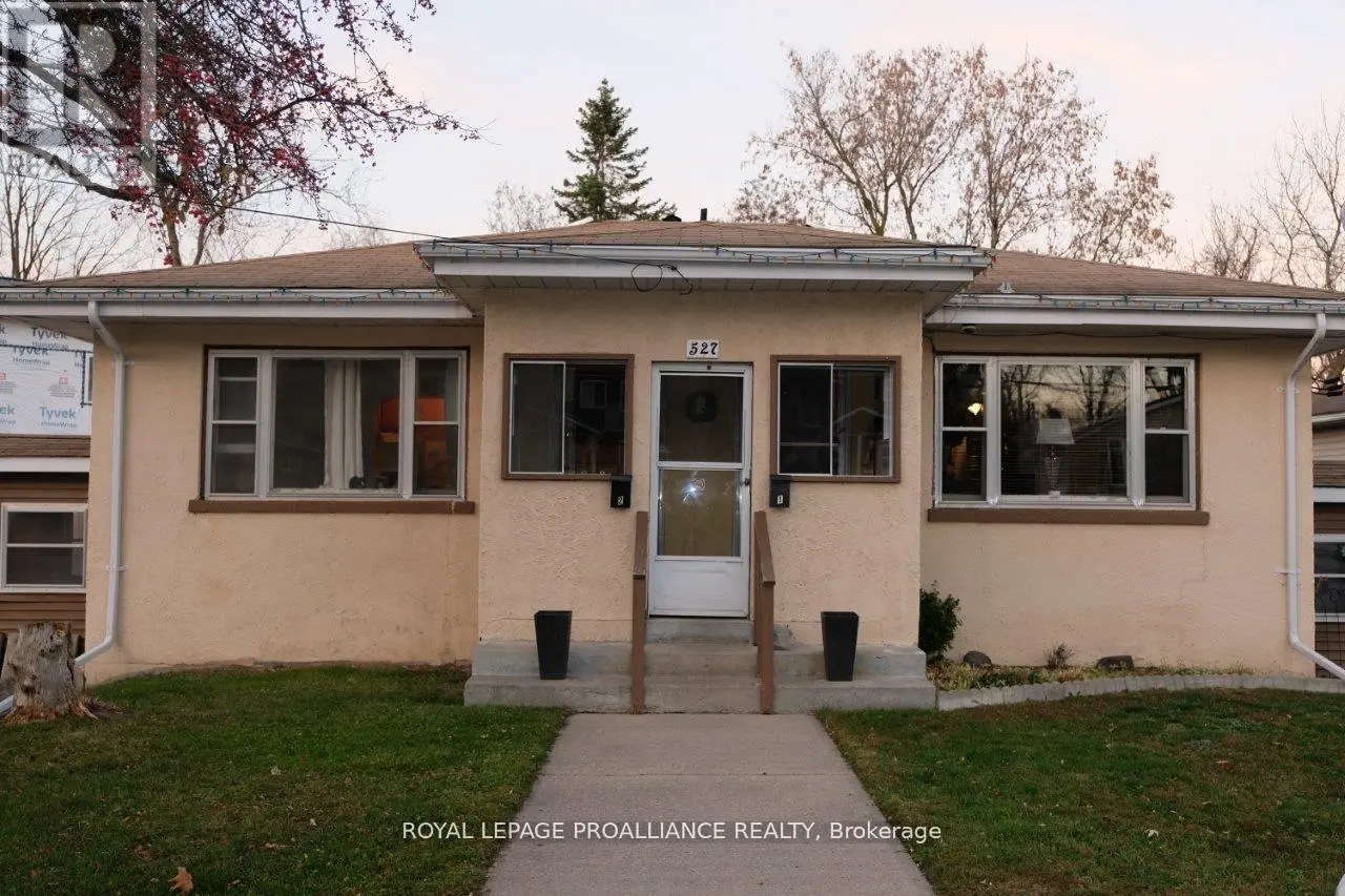 527 Front Street, Quinte West, Ontario  K8V 4R4 - Photo 2 - X12153223