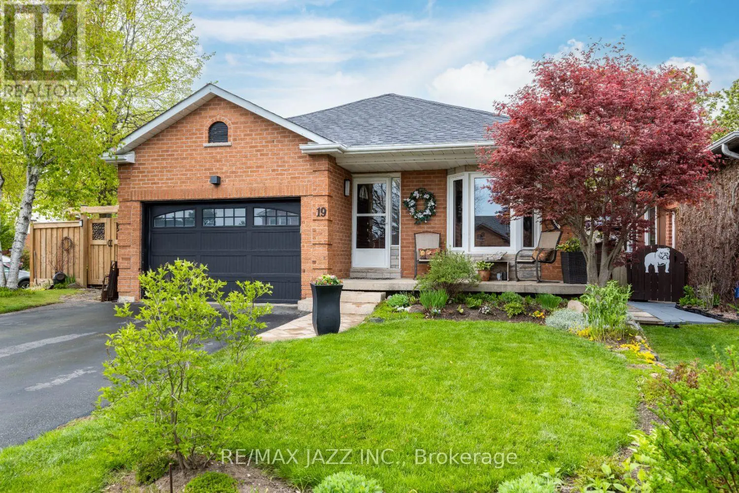 19 Stephen Avenue, Clarington, Ontario  L1E 1Z2 - Photo 2 - E12153461