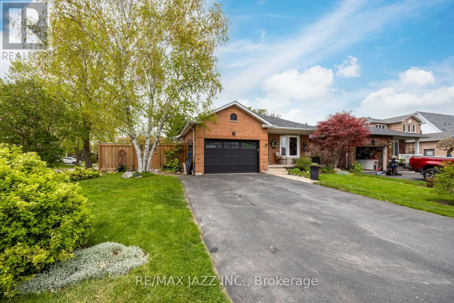 19 Stephen Avenue, Clarington, Ontario  L1E 1Z2 - Photo 3 - E12153461
