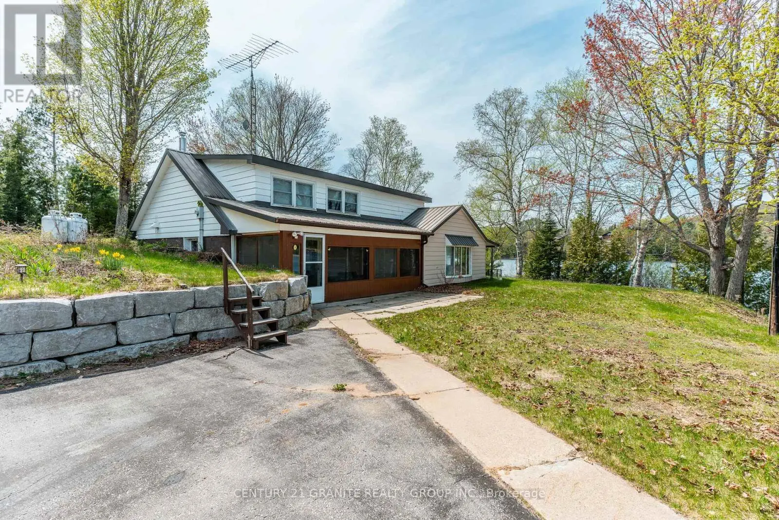 15 CRYDERMAN COURT, Faraday, Ontario