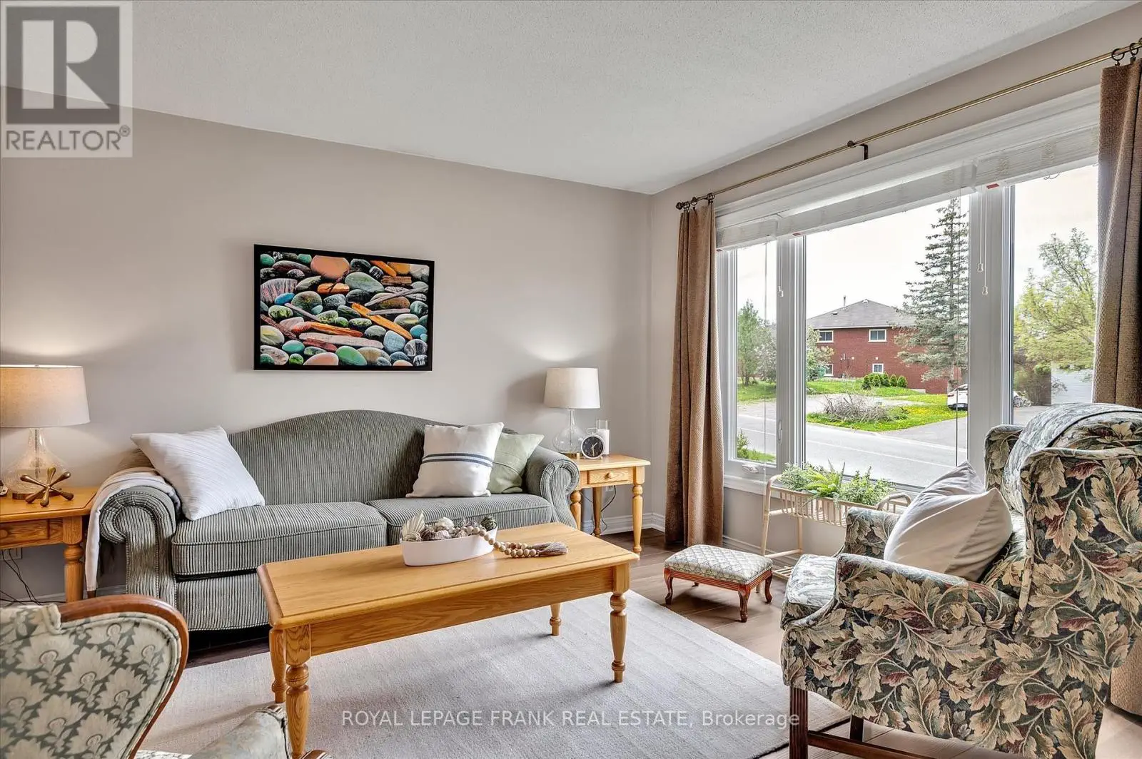 2114 Easthill Drive, Peterborough East, Ontario  K9L 1Y8 - Photo 3 - X12153550