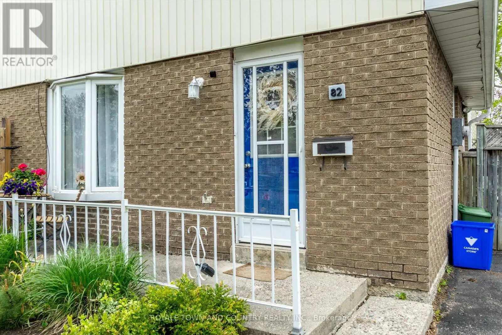 82 Orchard Park Road, Kawartha Lakes, Ontario  K9V 4V9 - Photo 2 - X12153553
