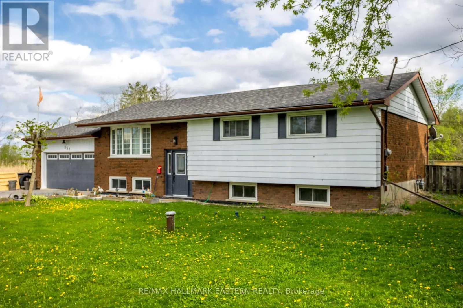 357 Martin Road, Peterborough North, Ontario  K9K 1C9 - Photo 2 - X12153588
