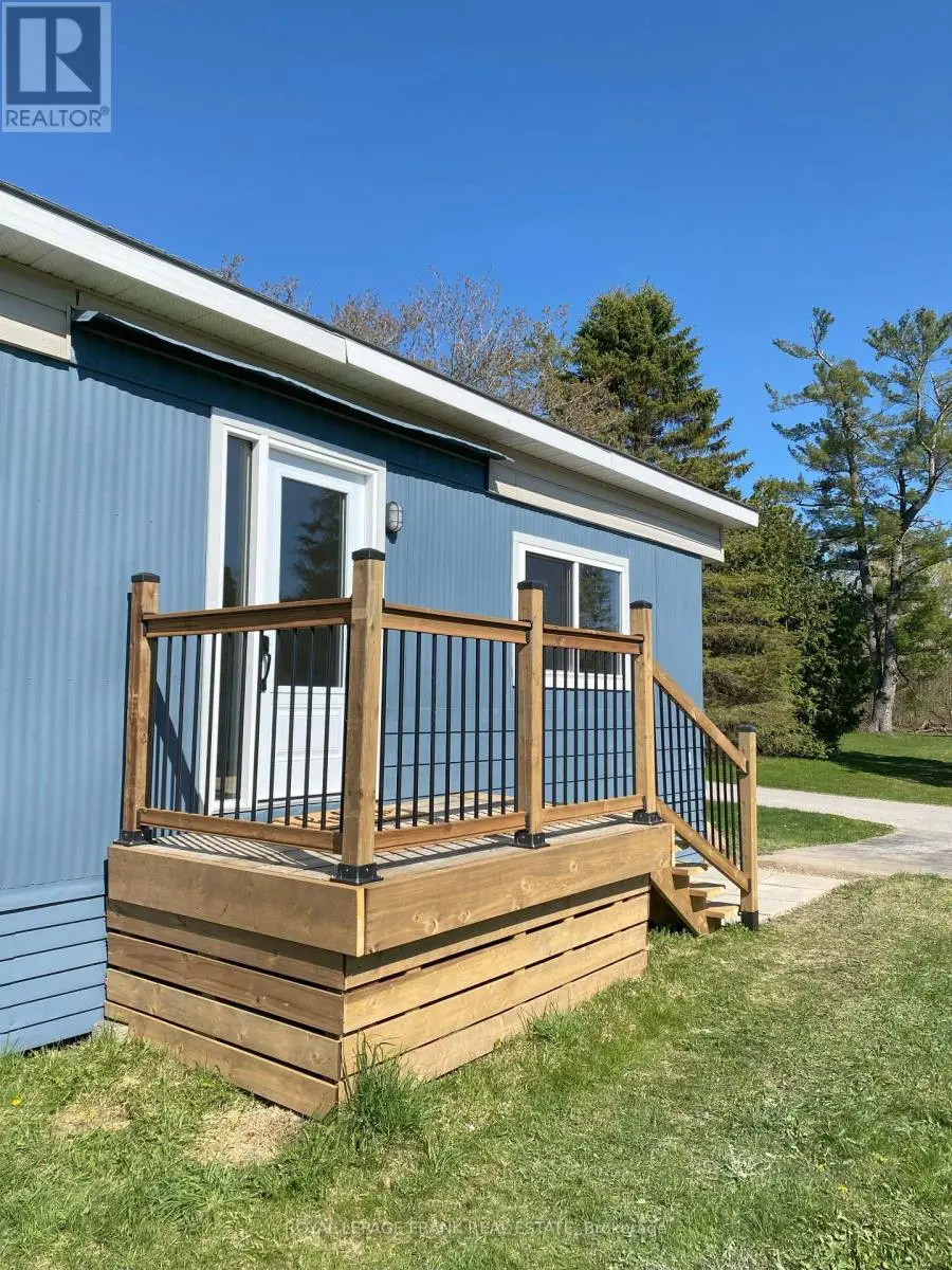 8 Bensley Drive, Oro-Medonte, Ontario  L3V 6H1 - Photo 2 - S12153793