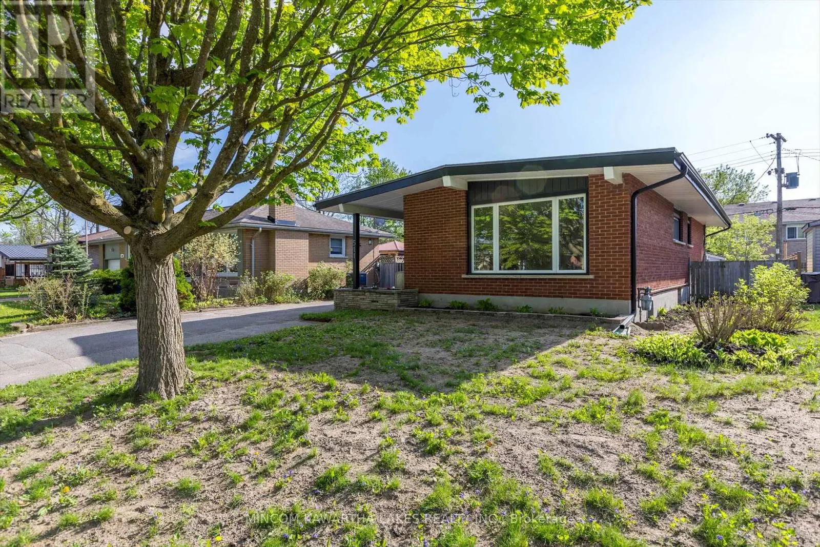 511 Robert Road, Peterborough South, Ontario  K9J 5S9 - Photo 3 - X12153682