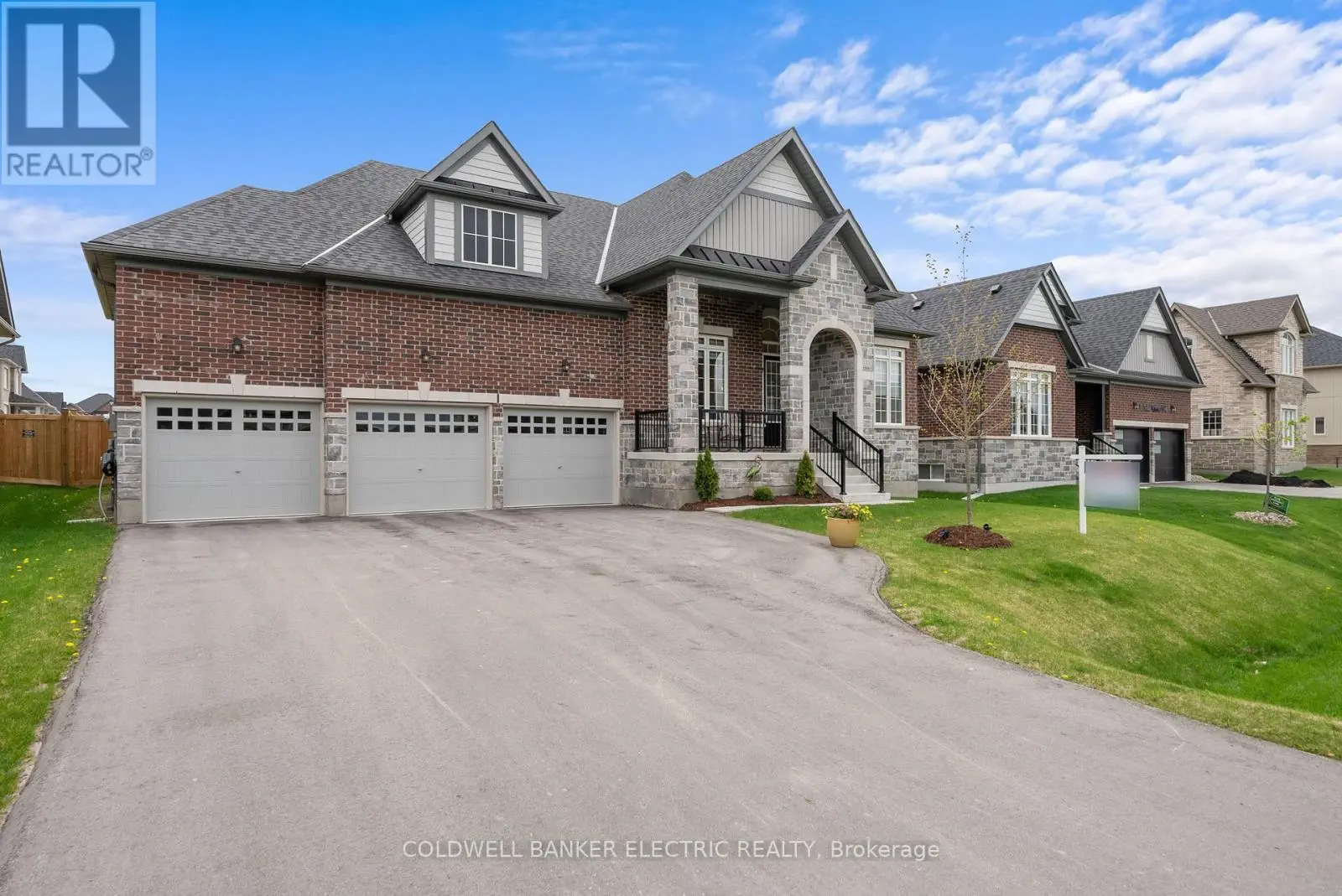 11 Golden Meadows Drive, Otonabee-South Monaghan, Ontario  K9J 0K7 - Photo 1 - X12153750