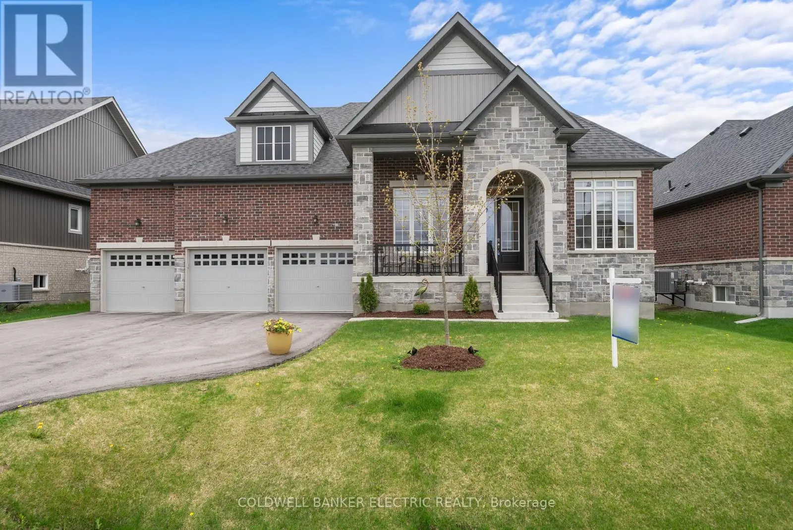 11 Golden Meadows Drive, Otonabee-South Monaghan, Ontario  K9J 0K7 - Photo 2 - X12153750
