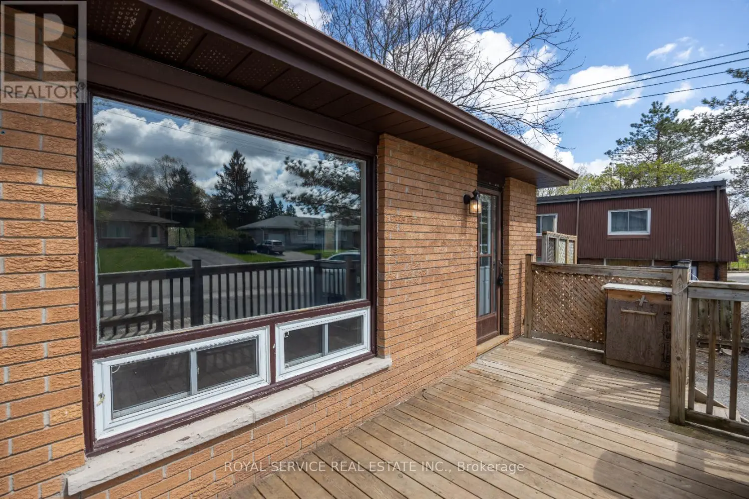42 Alexander Avenue, Peterborough West, Ontario  K9J 6B4 - Photo 2 - X12134679