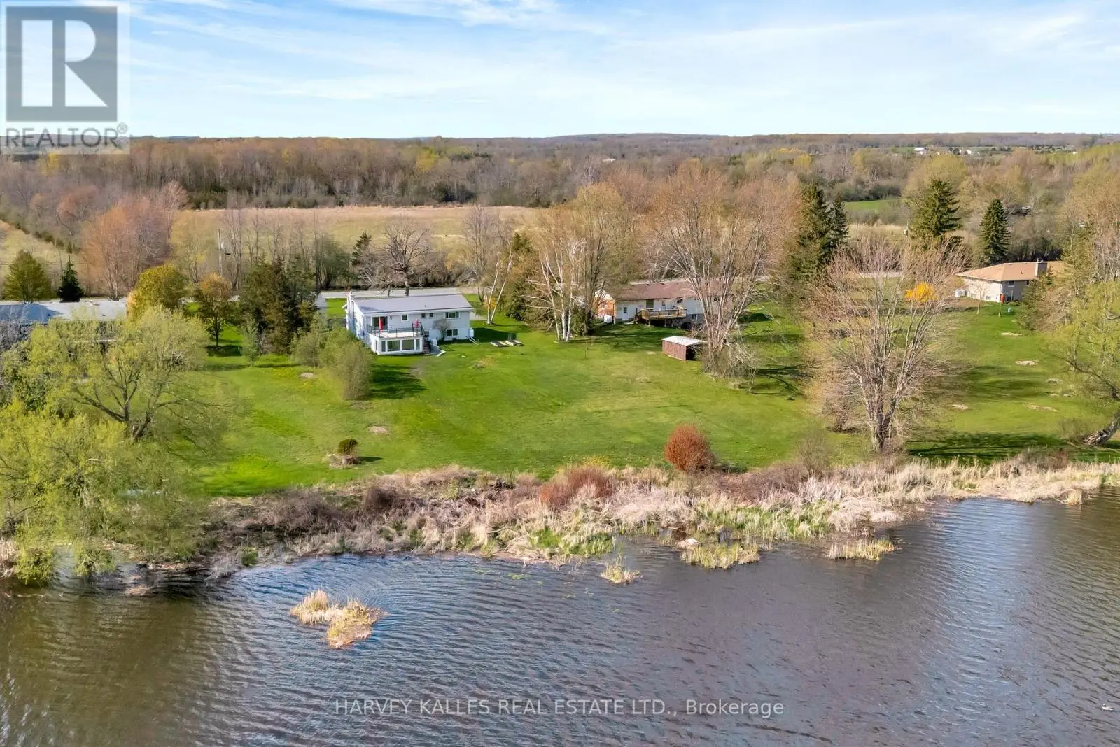 1583 Lakeside Drive, Prince Edward County, Ontario  K0K 1T0 - Photo 3 - X12149405