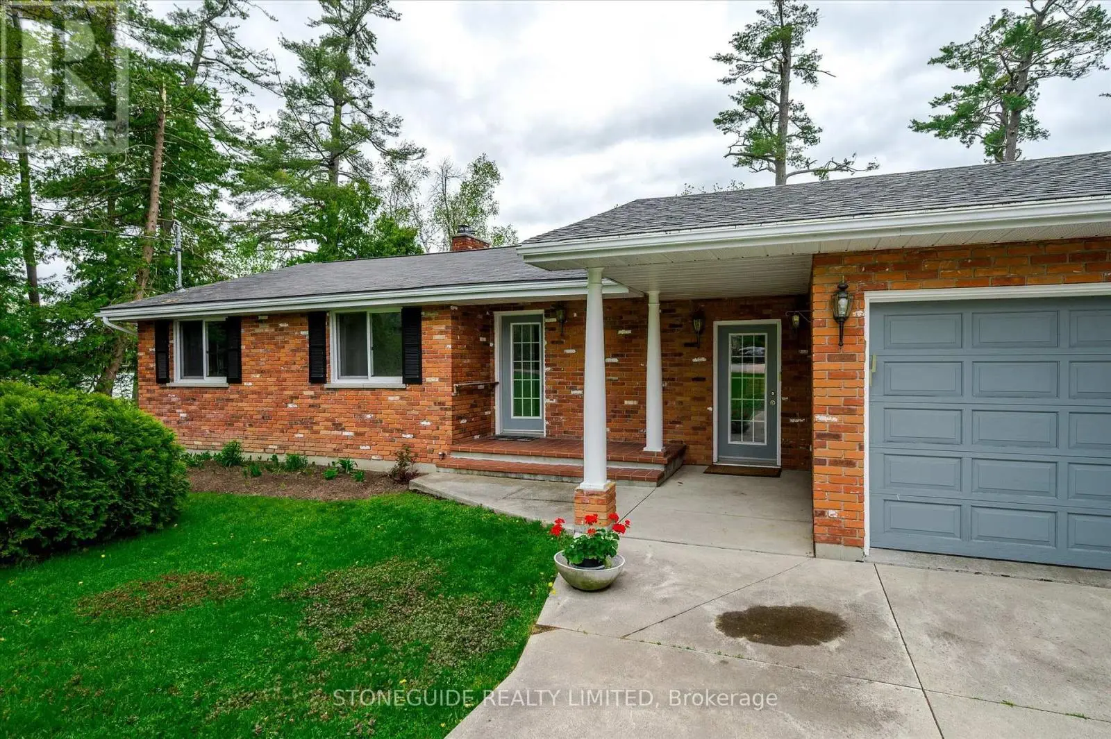 917 Tindle Court, Selwyn, Ontario  K9J 0C5 - Photo 3 - X12153865