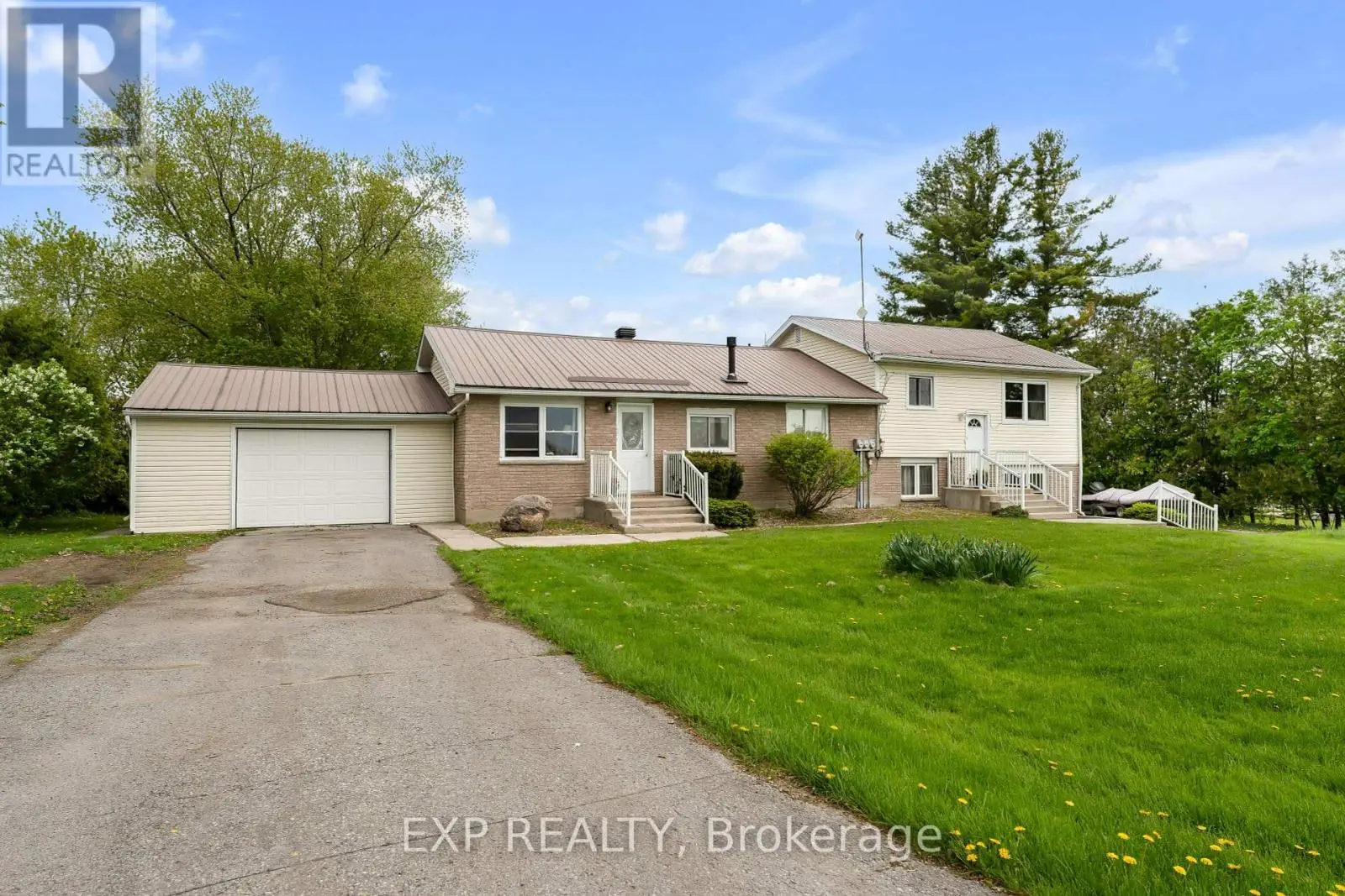 227 Drive In Road, Greater Napanee, Ontario  K7R 3L2 - Photo 2 - X12153908