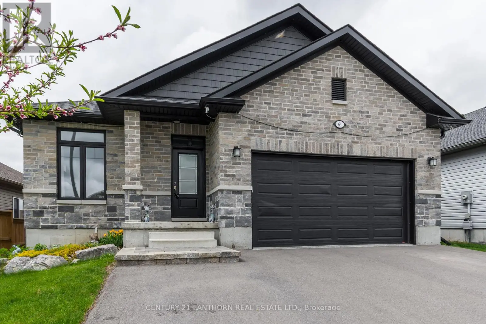 64 Redwood Drive, Belleville, Ontario  K8N 0K4 - Photo 1 - X12153986