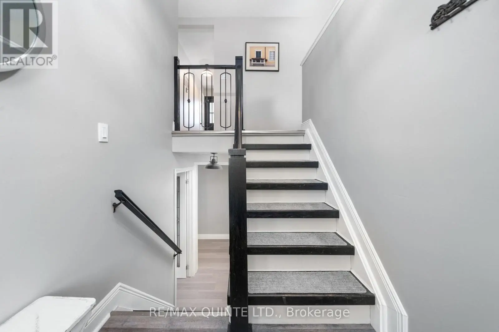 32 Mcmurray Road, Quinte West, Ontario  K8V 6A4 - Photo 3 - X12154009