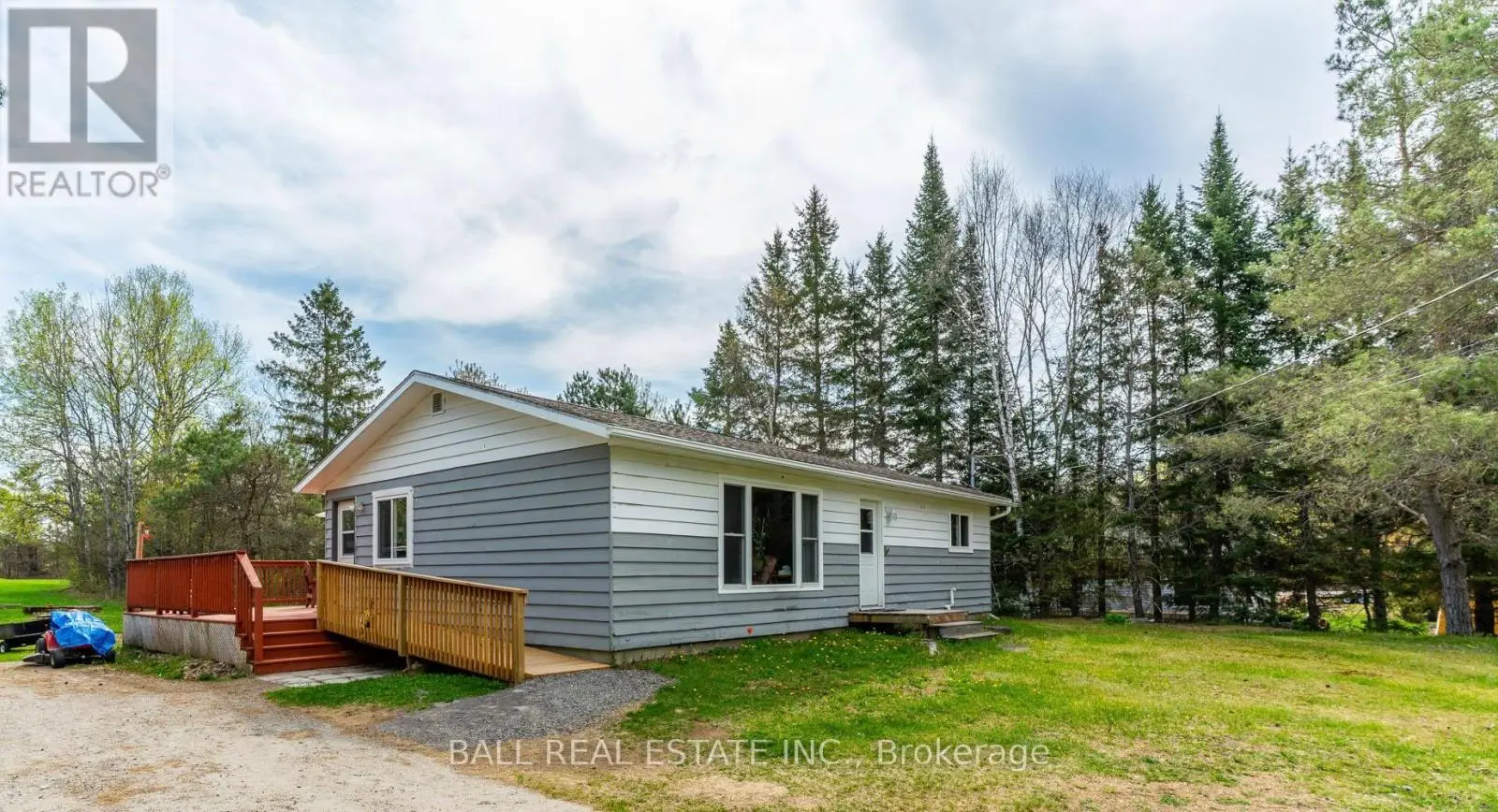 1039 Rainbow Drive, Dysart Et Al, Ontario  K0L 1X0 - Photo 1 - X12154731