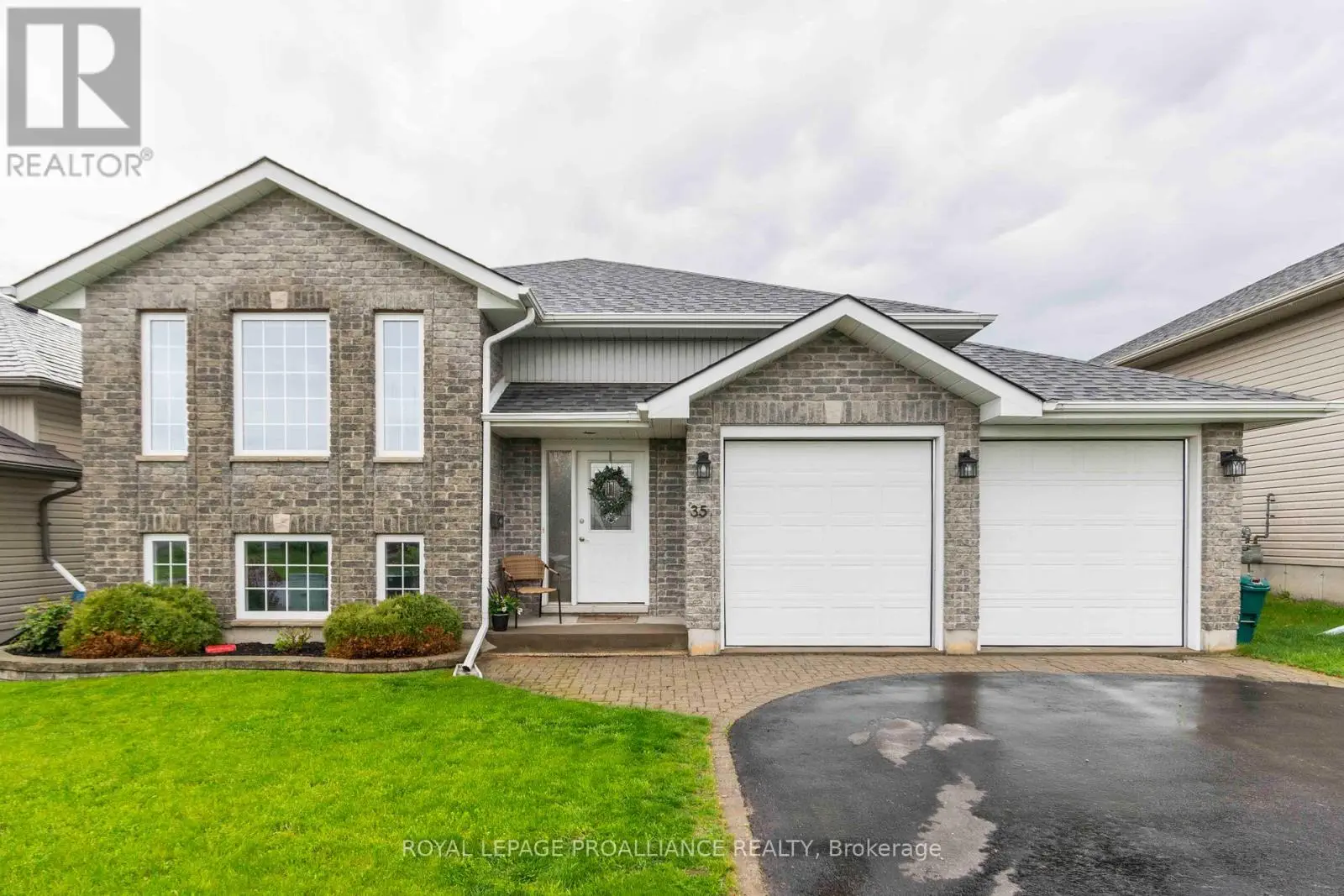 35 Belvedere Road, Quinte West, Ontario  K8V 4A9 - Photo 1 - X12154857
