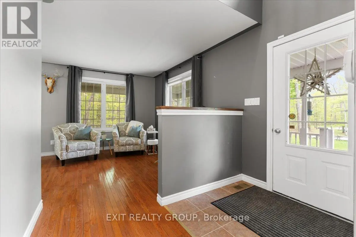 44 Centre Road, Madoc, Ontario  K0K 2K0 - Photo 3 - X12155101