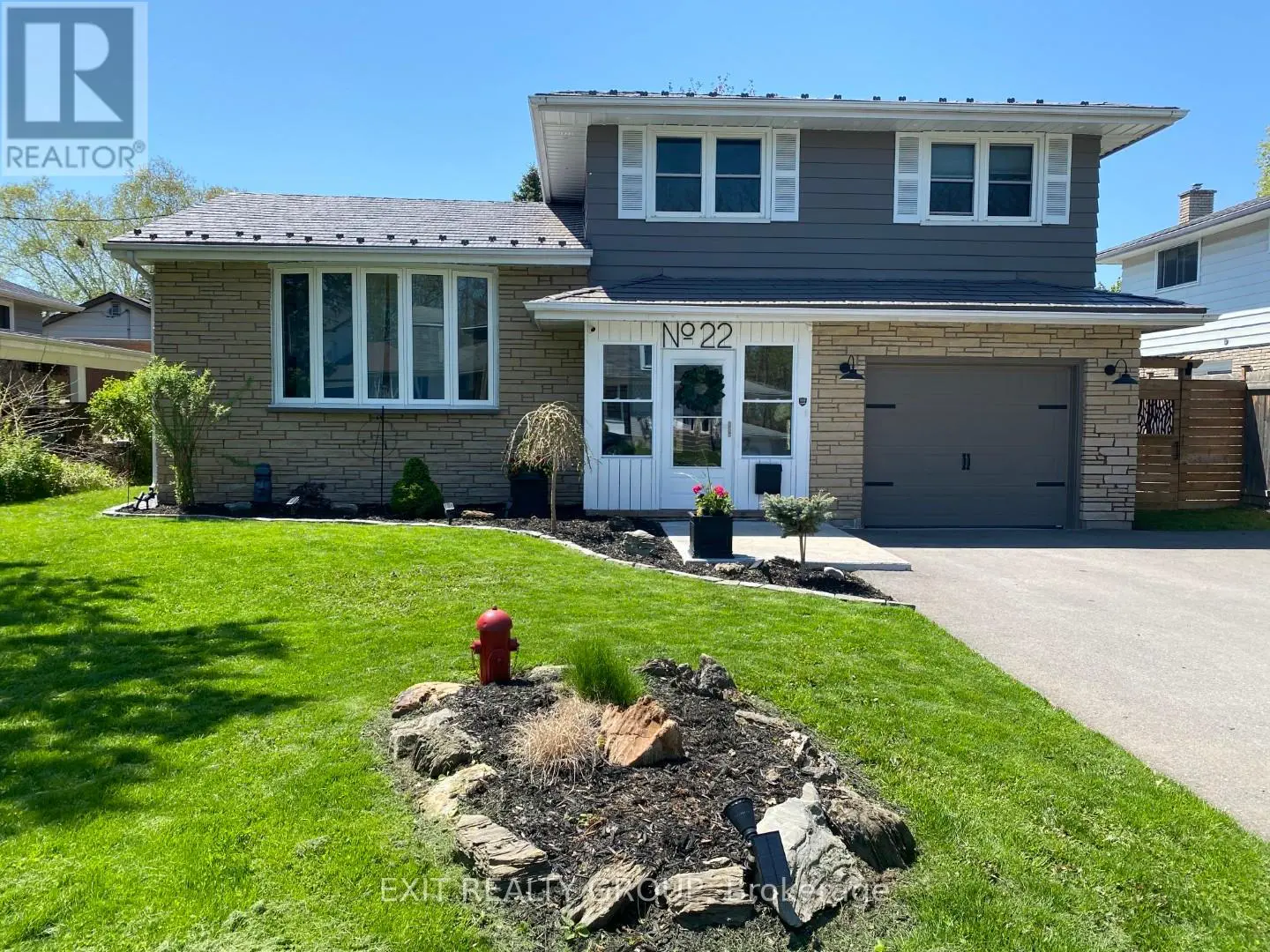 22 Joyce Crescent, Belleville, Ontario  K8N 1Y5 - Photo 2 - X12155152