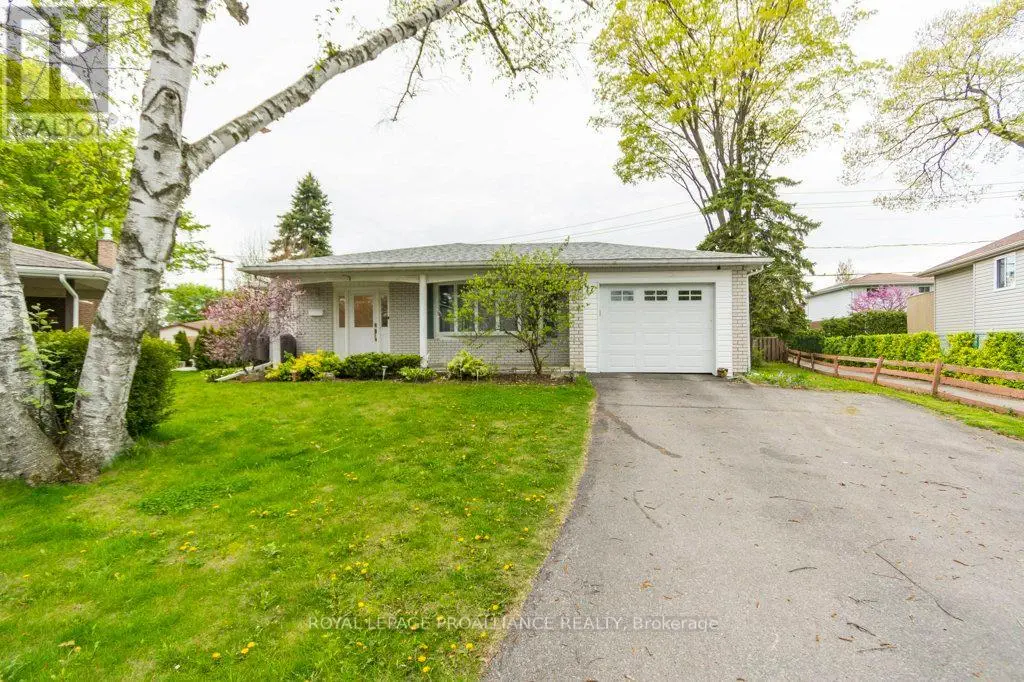 17 Edgeview Drive, Quinte West, Ontario  K8V 3G2 - Photo 1 - X12154888