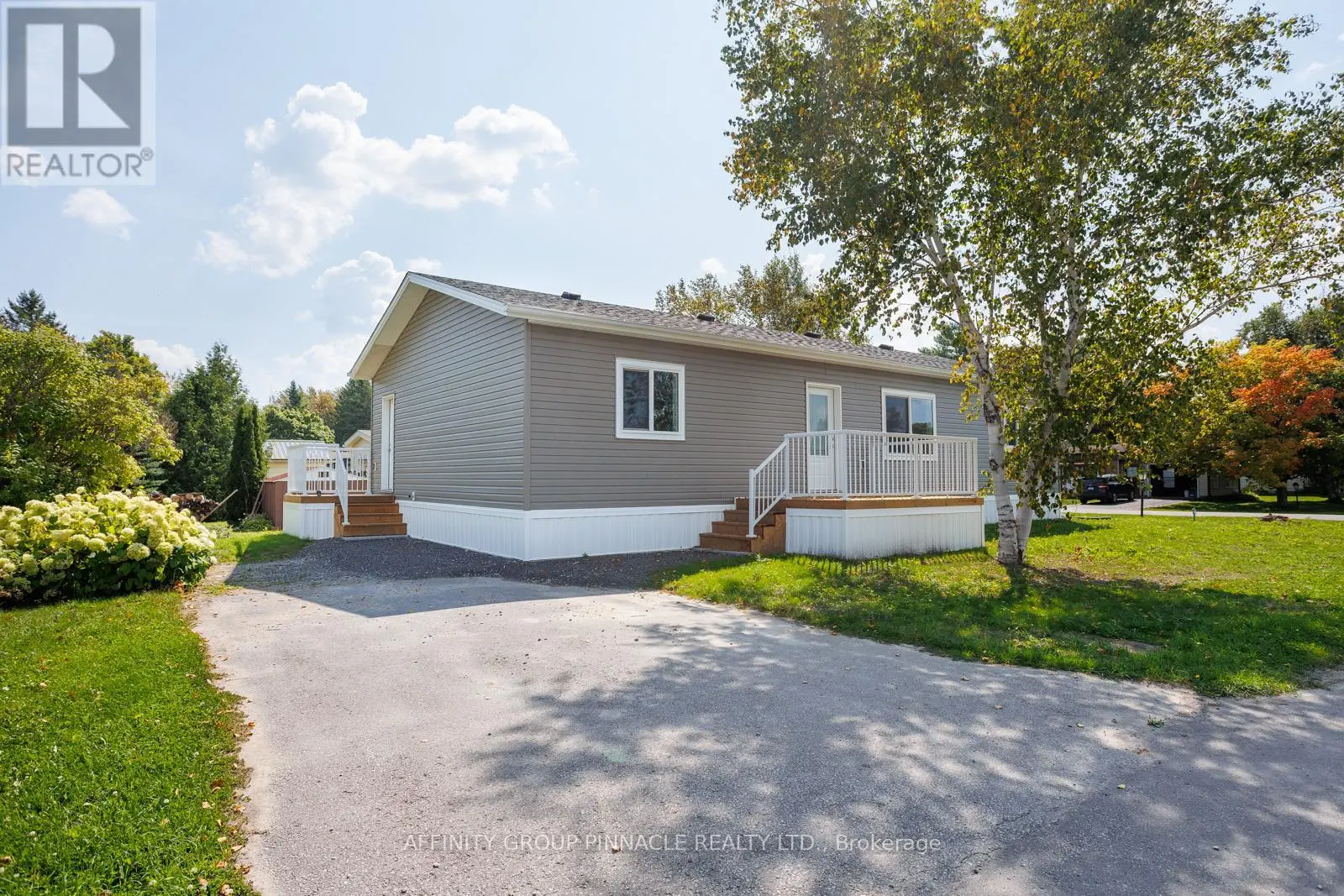 16 Park Street, Kawartha Lakes, Ontario  K9V 0H7 - Photo 1 - X12155415