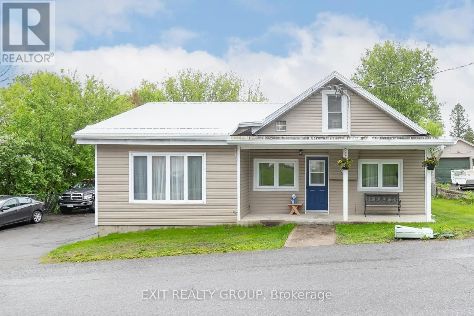 11 FINNEGAN DRIVE, Quinte West, Ontario