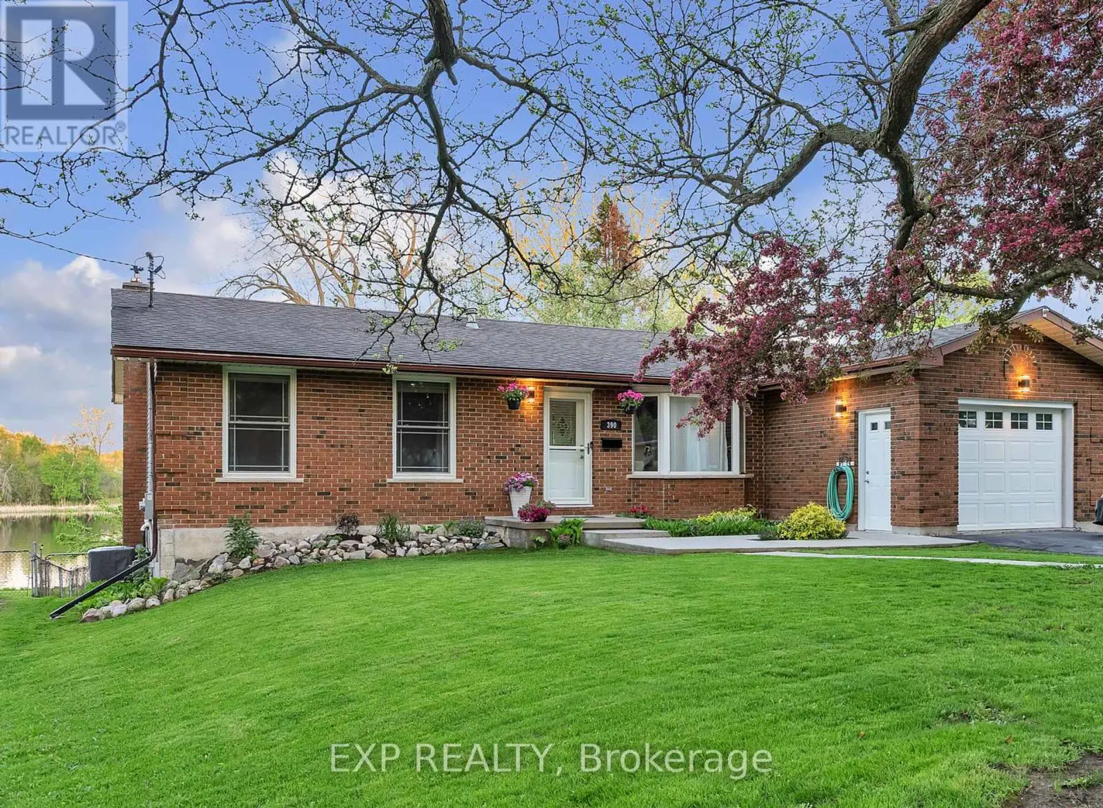 390 DUNDAS STREET W, Greater Napanee, Ontario
