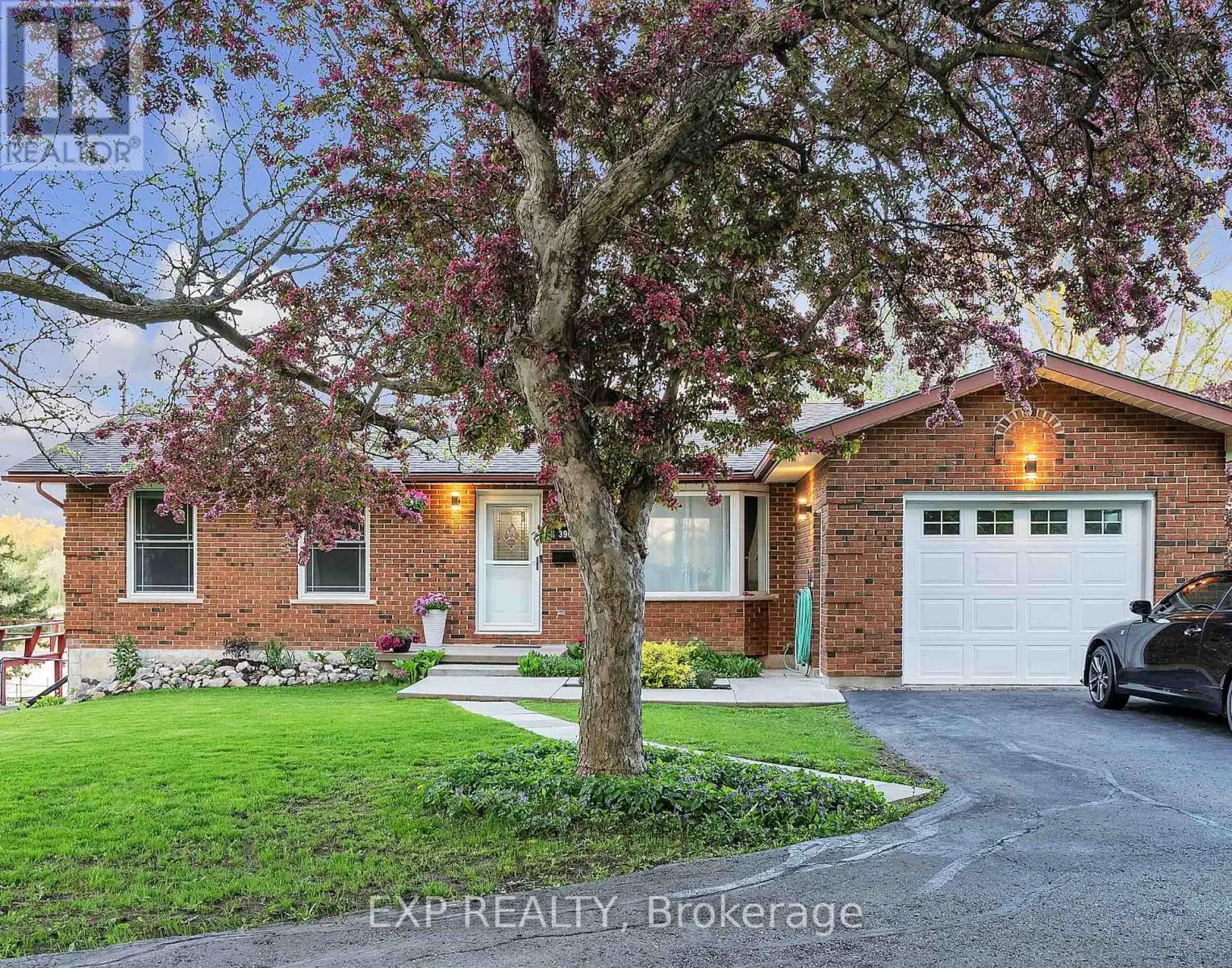 390 Dundas Street W, Greater Napanee, Ontario  K7R 2B7 - Photo 2 - X12155752