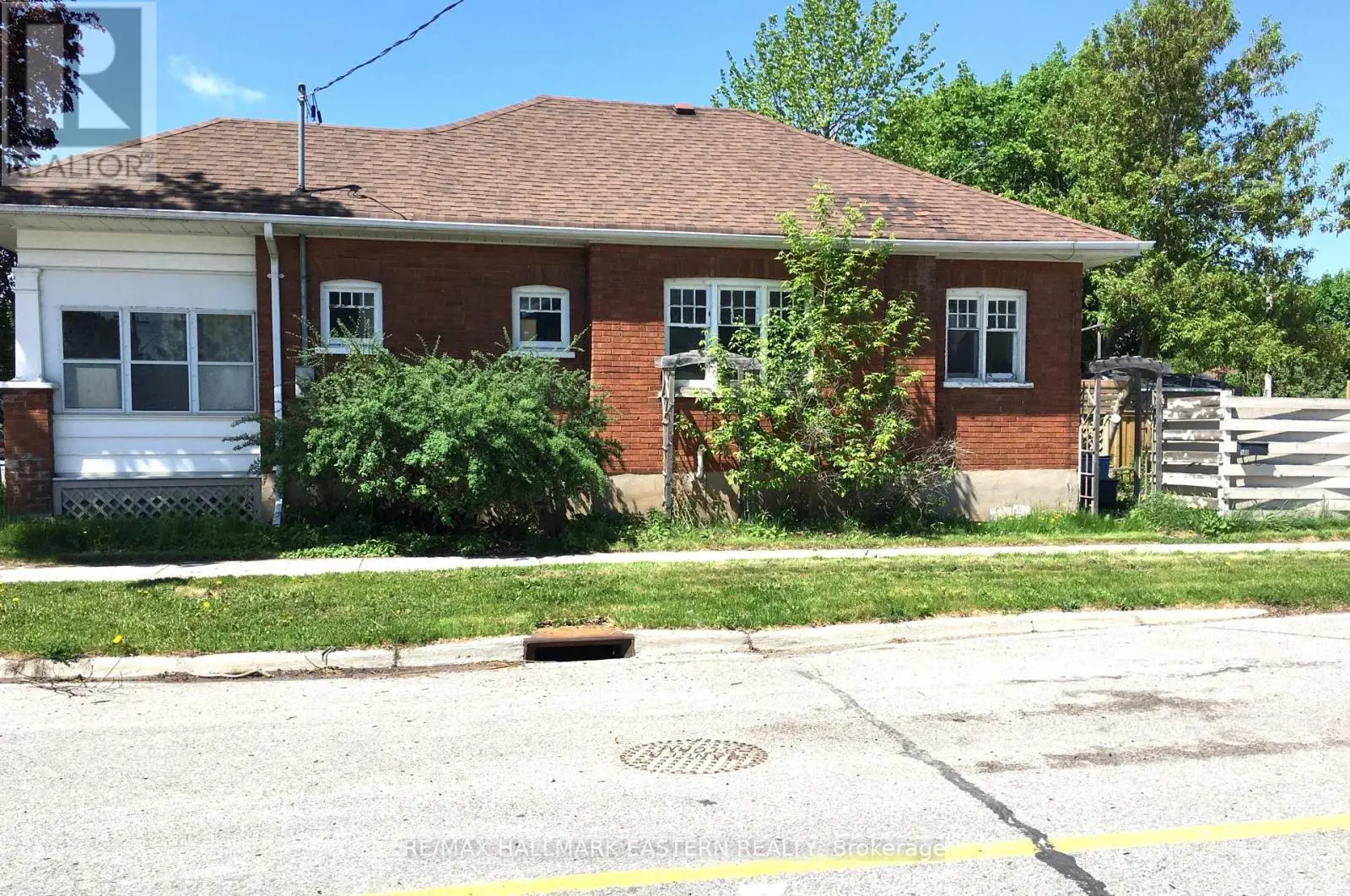 500 Romaine Street, Peterborough Central, Ontario  K9J 2C9 - Photo 3 - X12154425