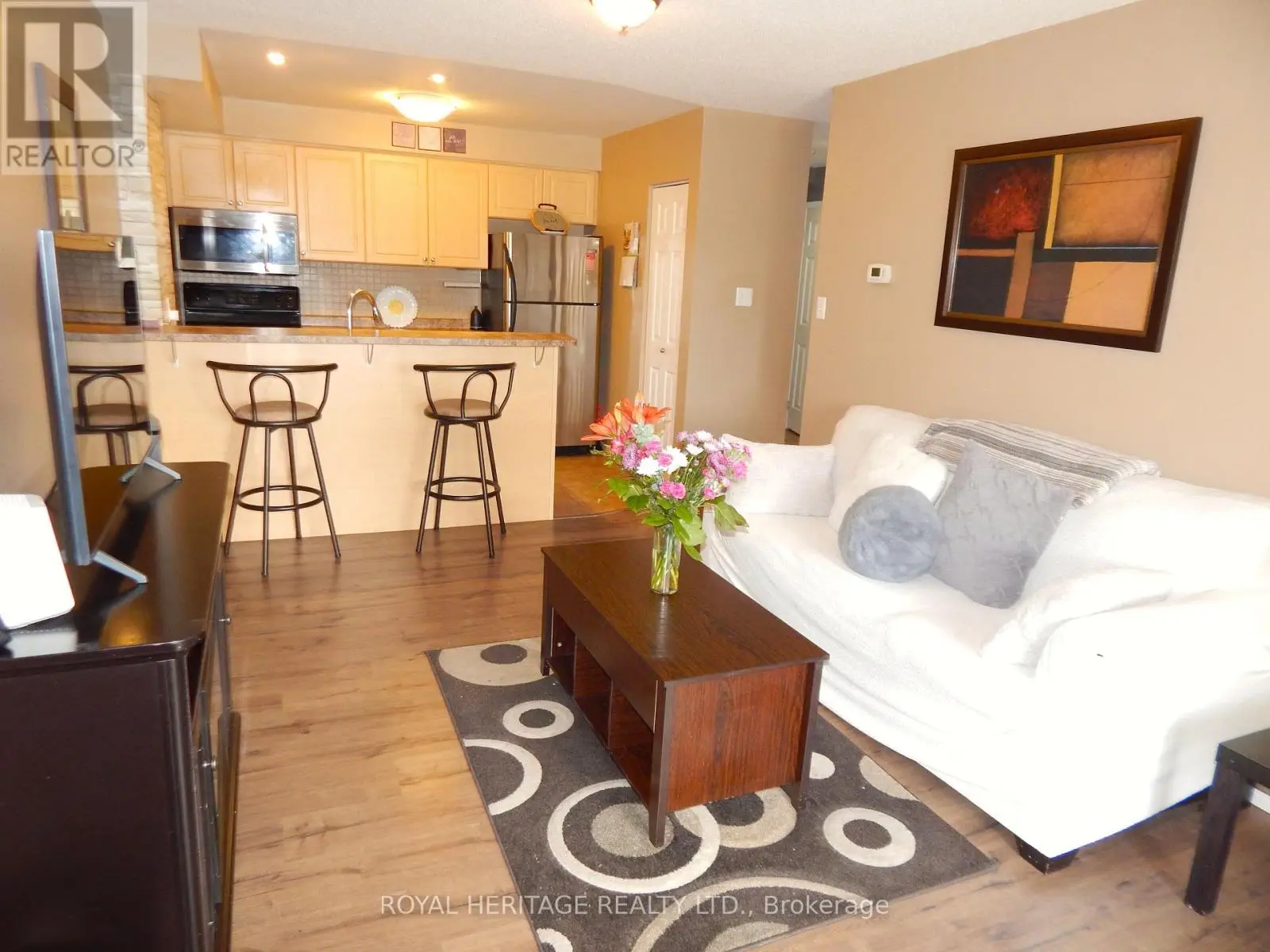 307 - 132 Aspen Springs Drive, Clarington, Ontario  L1C 0H1 - Photo 3 - E12153494