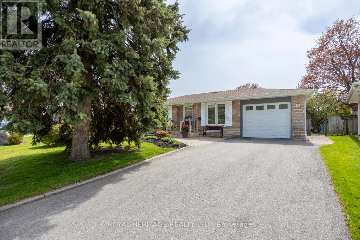 15 Lawrie Road, Ajax, Ontario  L1S 3A1 - Photo 3 - E12157439
