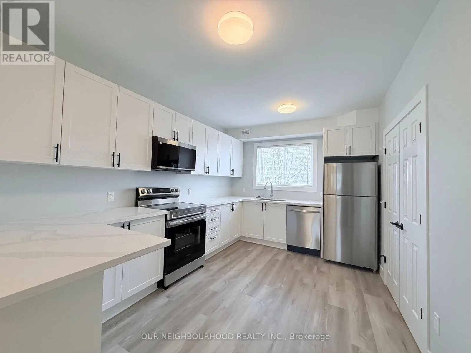 Upper/1 - 648 Bethune Street, Peterborough Central, Ontario  K9H 4A3 - Photo 2 - X12158207