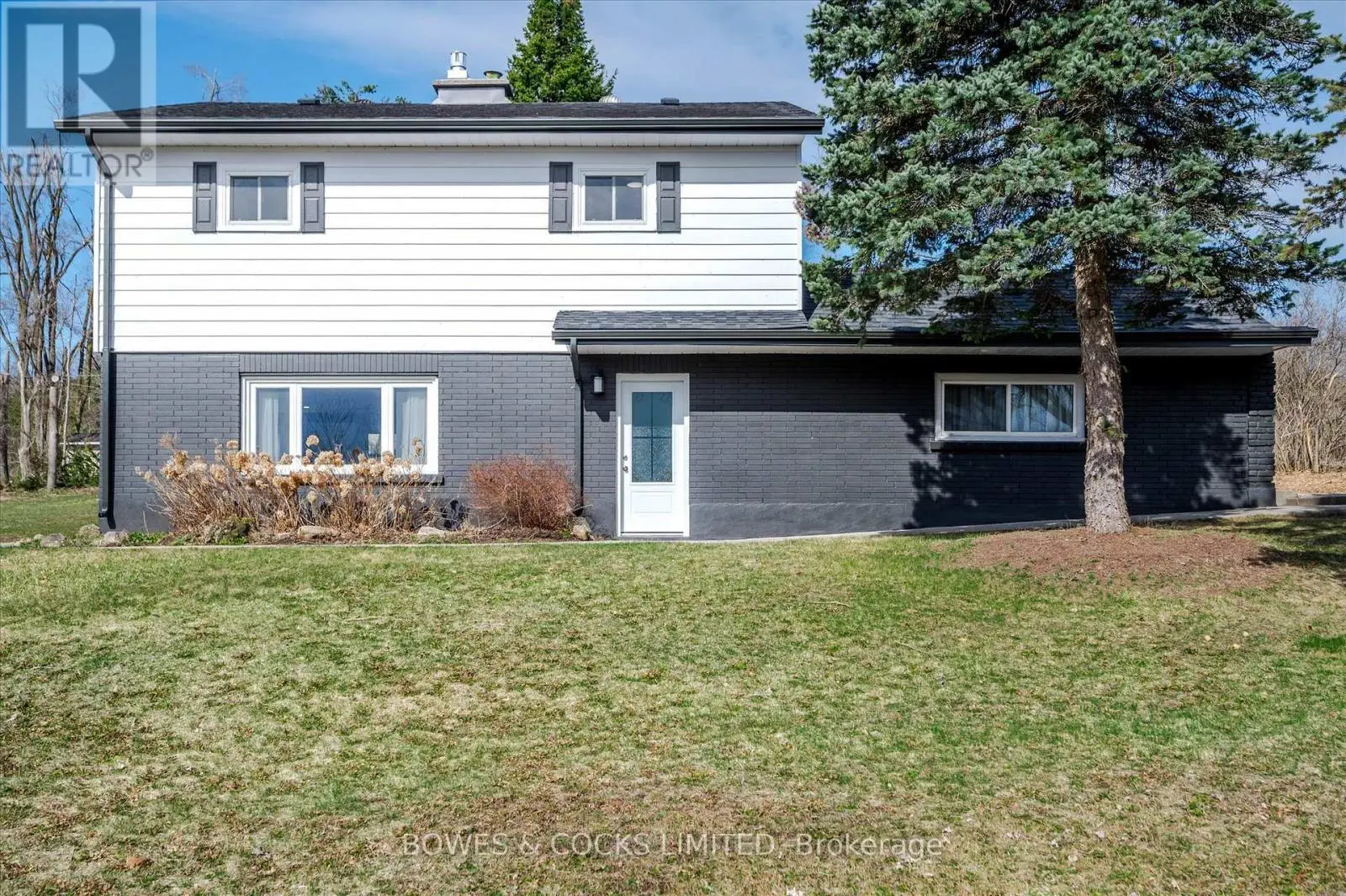 1695 Killoran Road, Selwyn, Ontario  K9J 6X5 - Photo 2 - X12158467