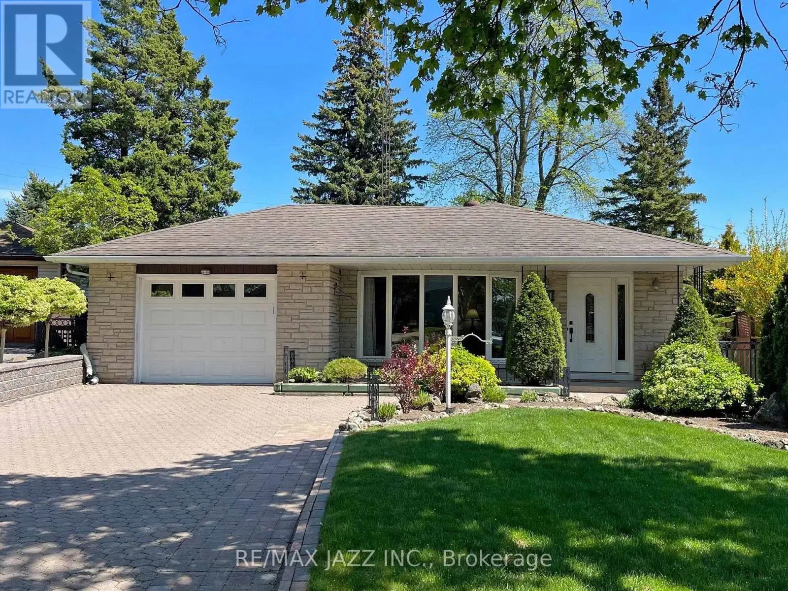 341 ELIZABETH STREET, Oshawa, Ontario