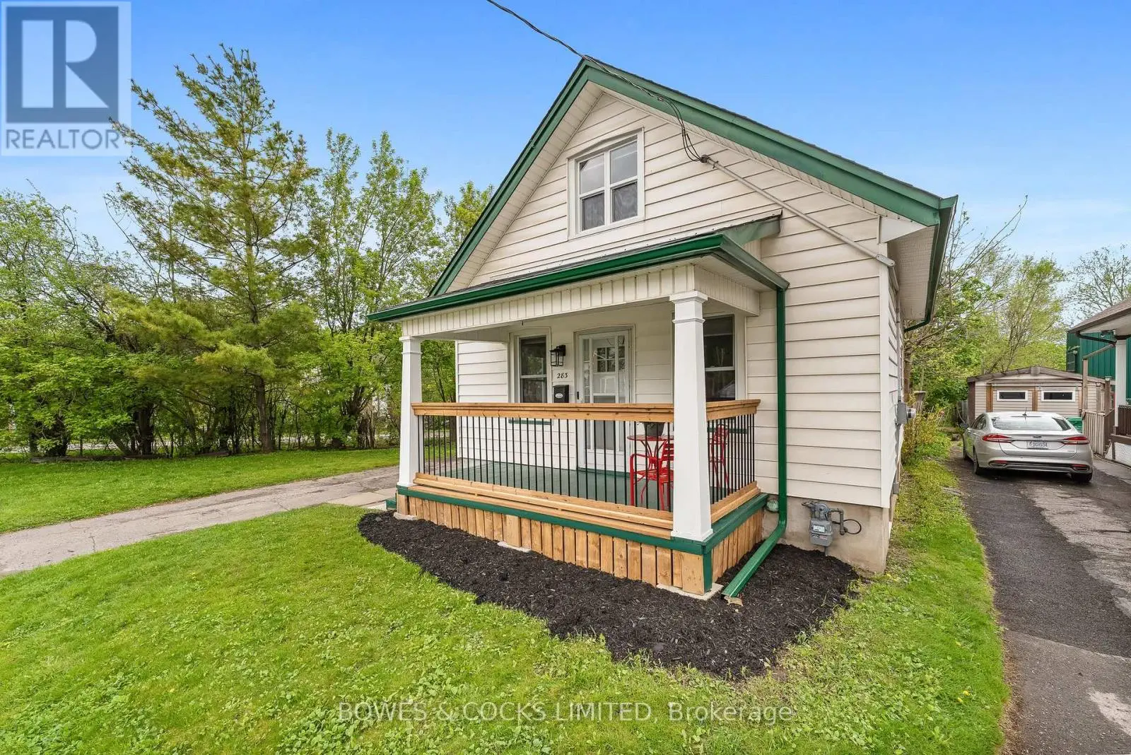 283 Lake Street, Peterborough, Ontario  K9J 2H5 - Photo 3 - X12158553