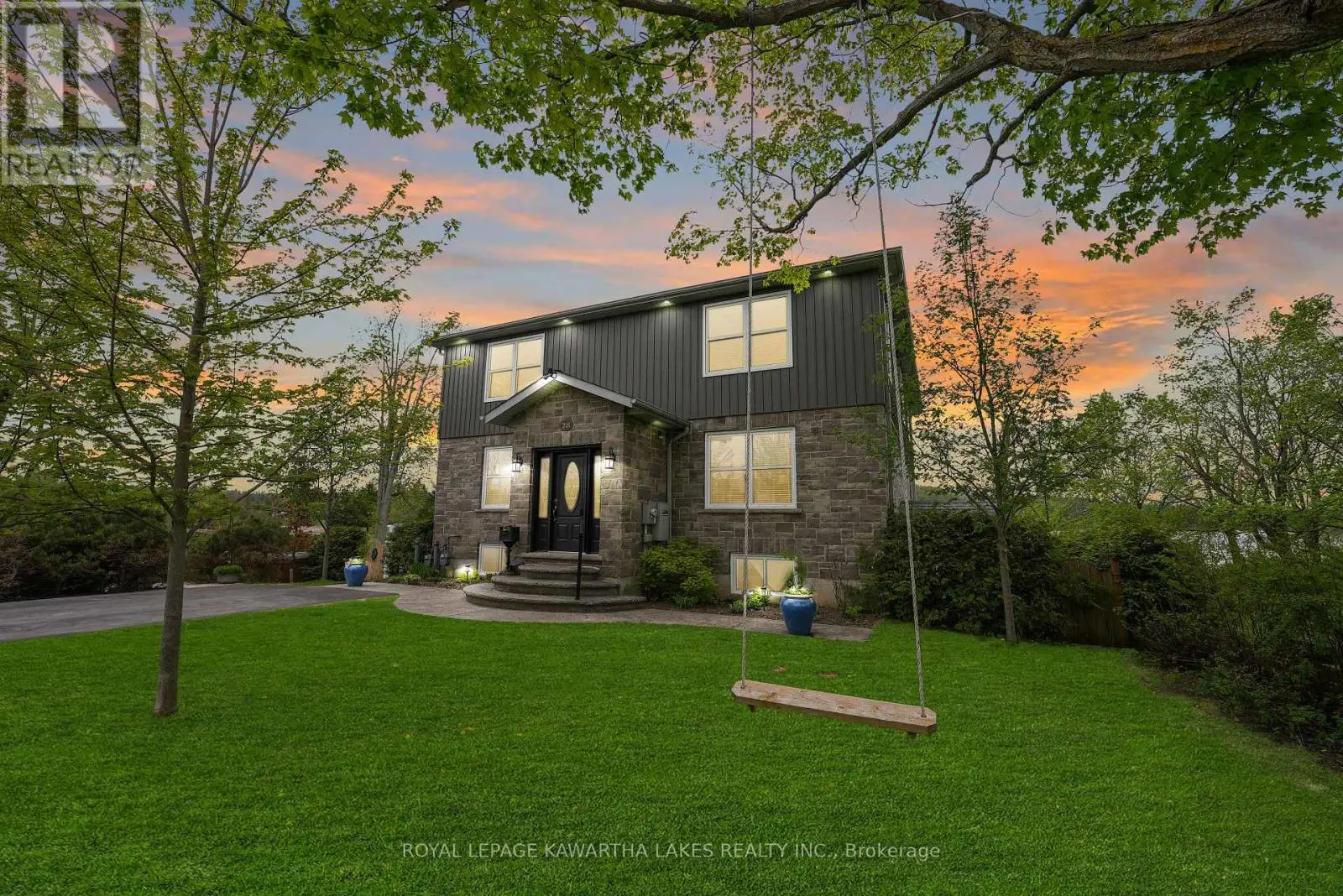 28 Rutland Street E, Kawartha Lakes, Ontario  K0L 2W0 - Photo 1 - X12158669