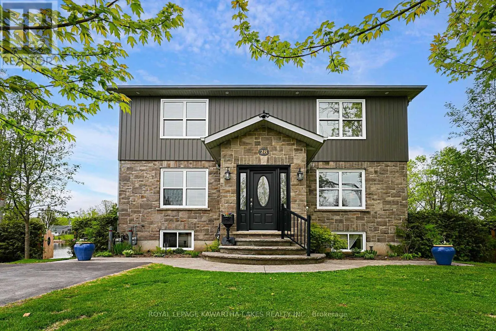 28 Rutland Street E, Kawartha Lakes, Ontario  K0L 2W0 - Photo 2 - X12158669