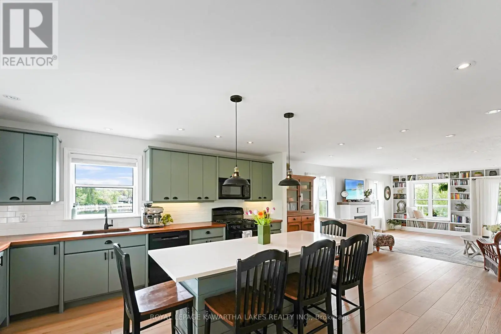 28 Rutland Street E, Kawartha Lakes, Ontario  K0L 2W0 - Photo 3 - X12158669