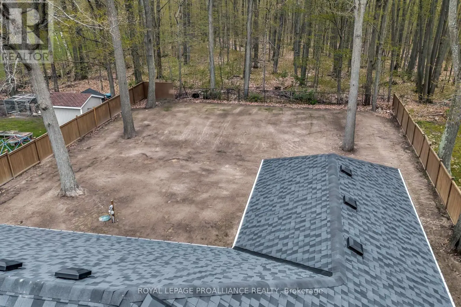158 Pine Hill Crescent, Belleville, Ontario  K0K 3E0 - Photo 3 - X12158840