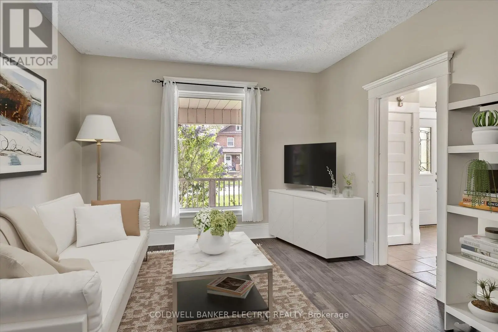 202 Braidwood Avenue, Peterborough South, Ontario  K9J 1V1 - Photo 2 - X12158897