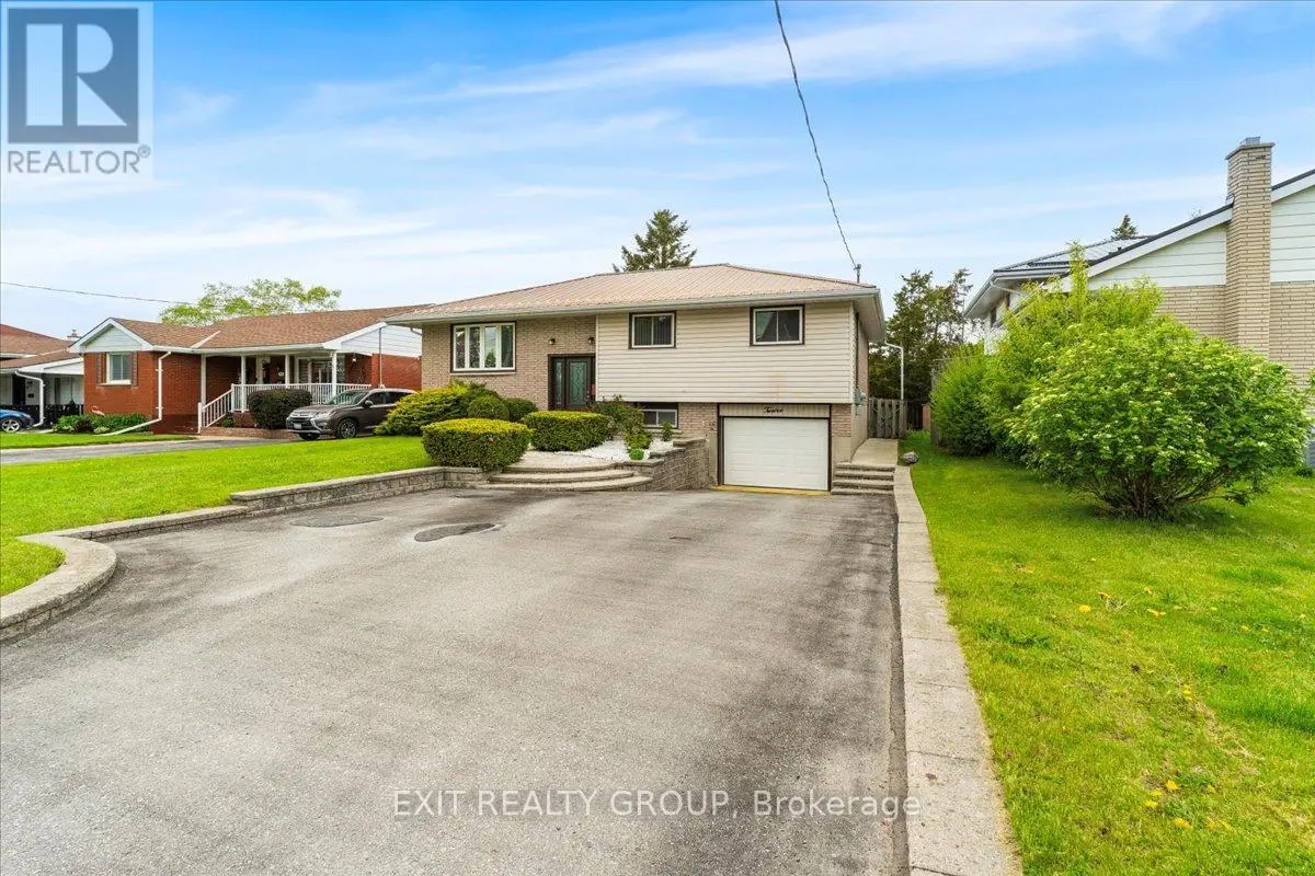 12 Chown Crescent, Belleville, Ontario  K8P 4P9 - Photo 2 - X12159025