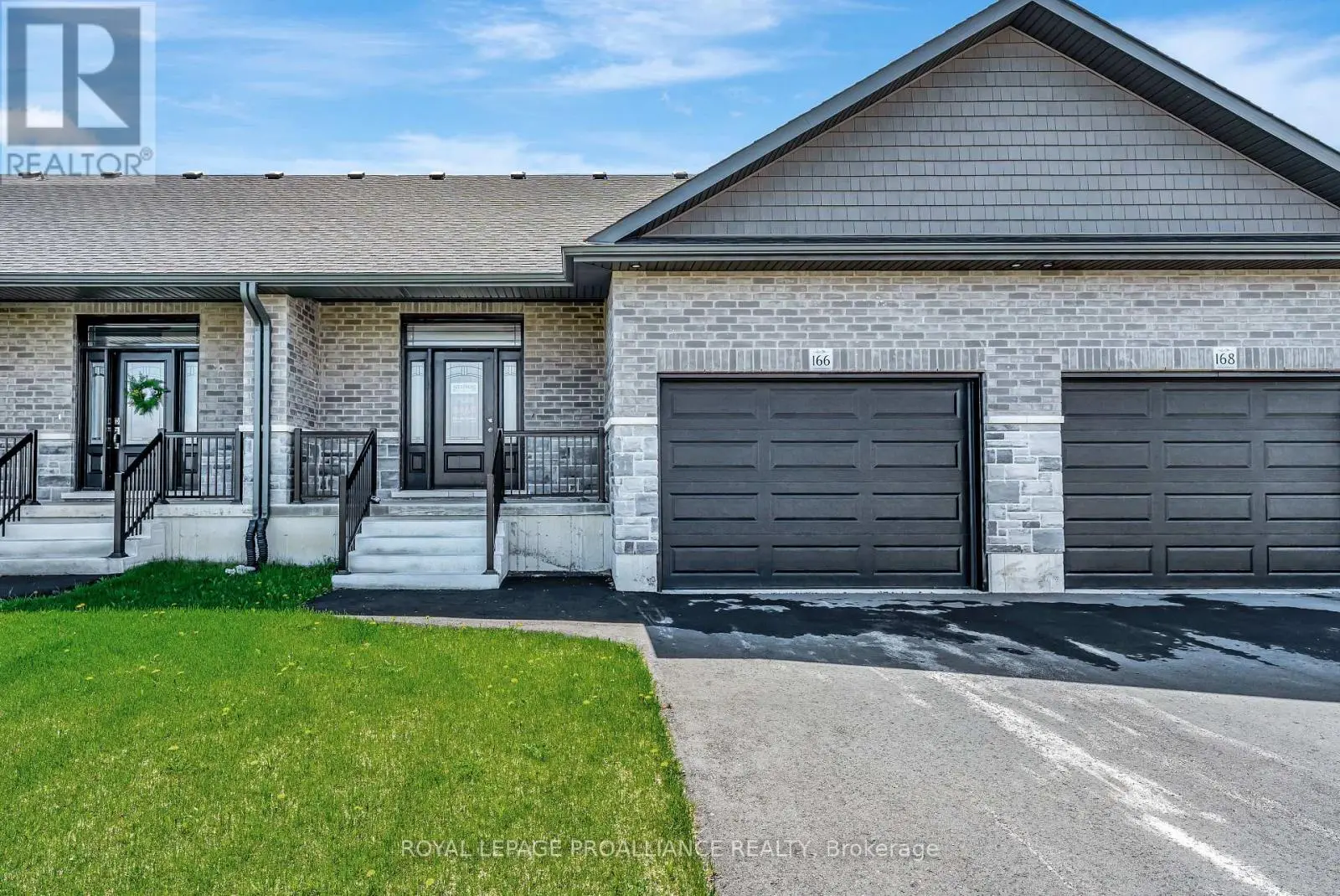 166 Appledene Drive, Quinte West, Ontario  K8V 0K3 - Photo 2 - X12144051