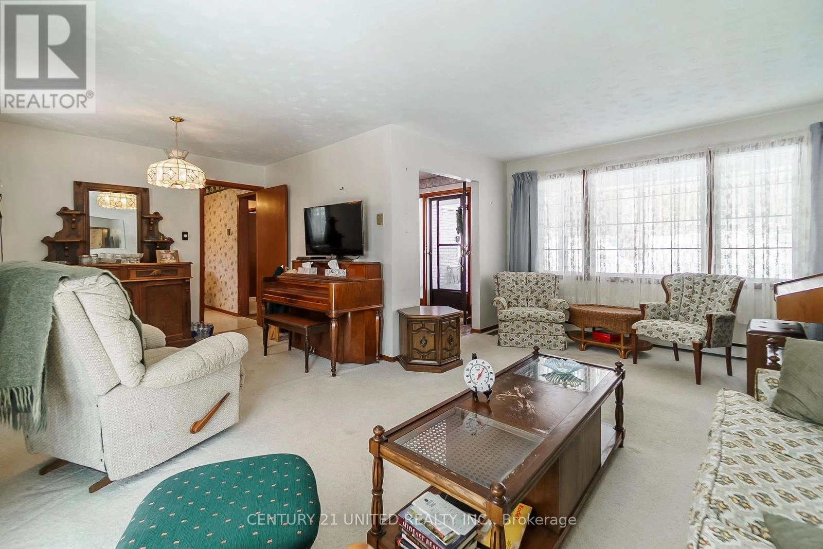 2069 Young's Point Road, Selwyn, Ontario  K0L 2H0 - Photo 12 - X12159467