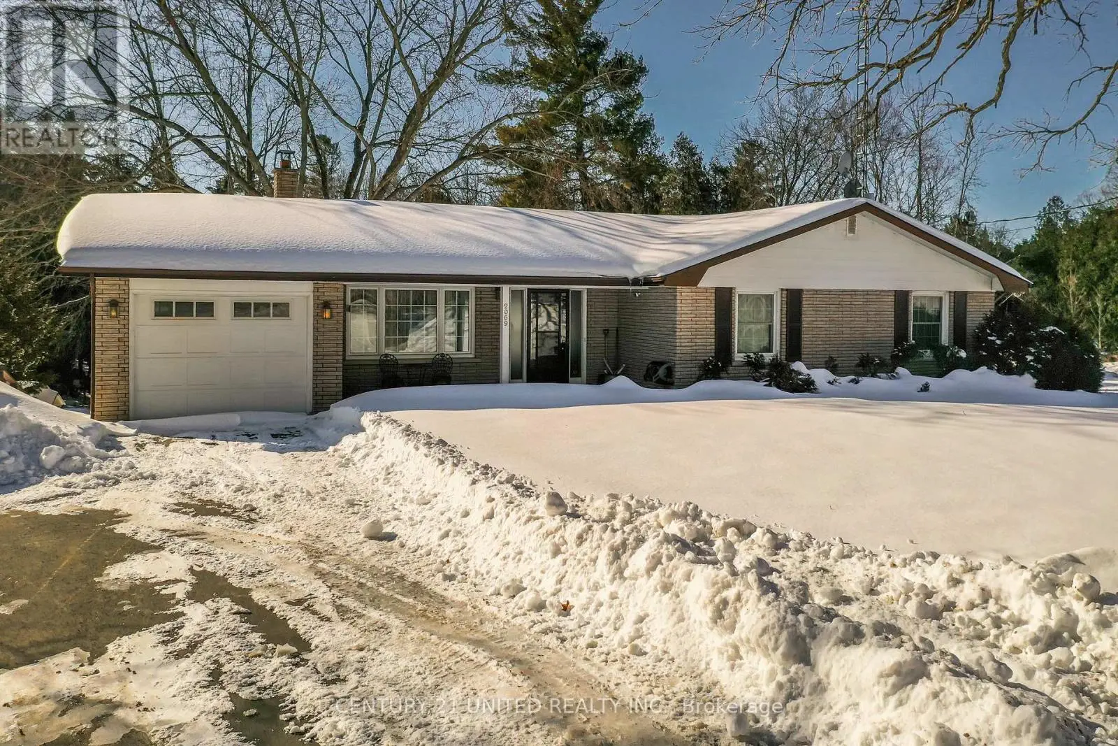 2069 Young's Point Road, Selwyn, Ontario  K0L 2H0 - Photo 2 - X12159467