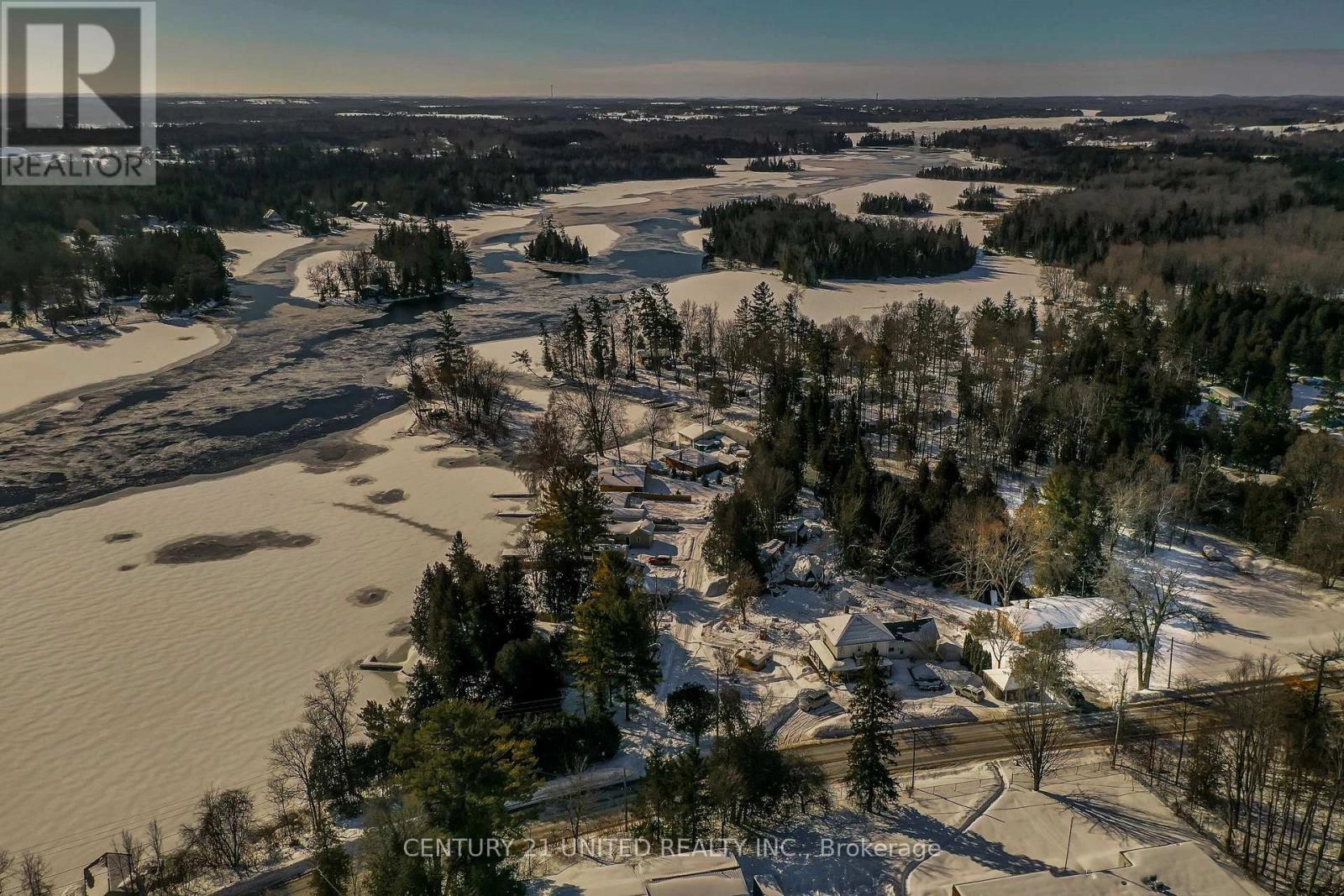2069 Young's Point Road, Selwyn, Ontario  K0L 2H0 - Photo 5 - X12159467