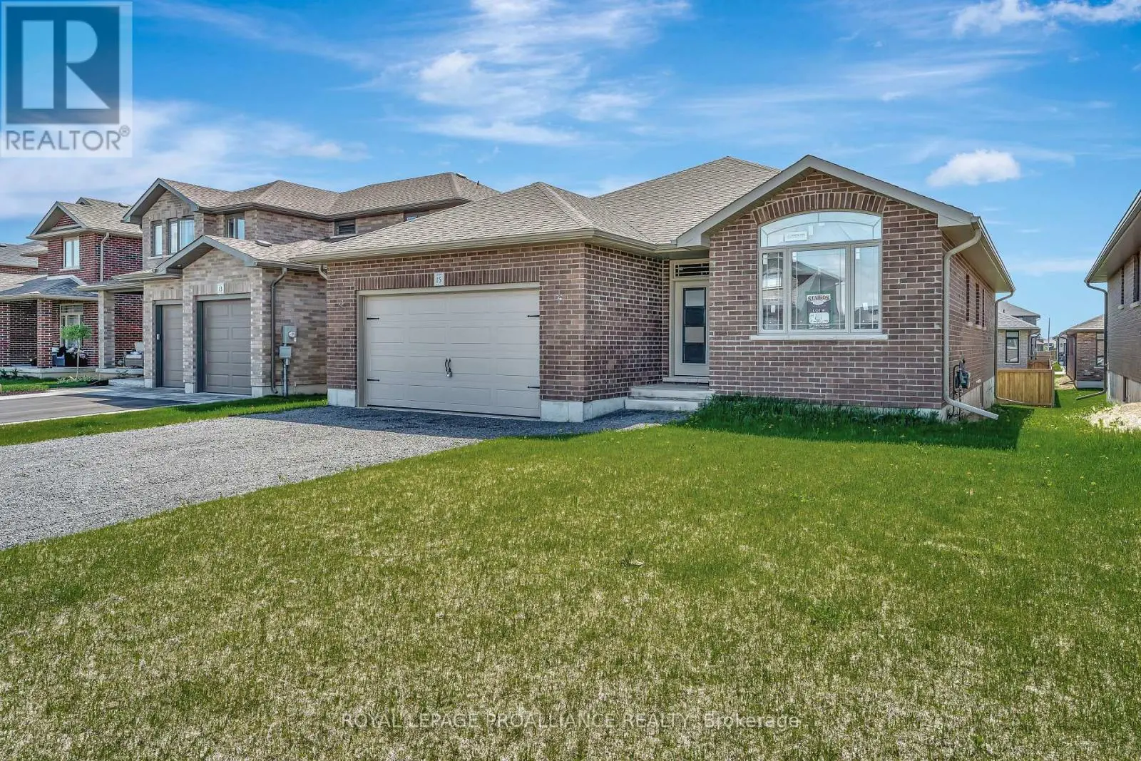 15 Andrew Crescent, Quinte West, Ontario  K8V 0K1 - Photo 1 - X12144245