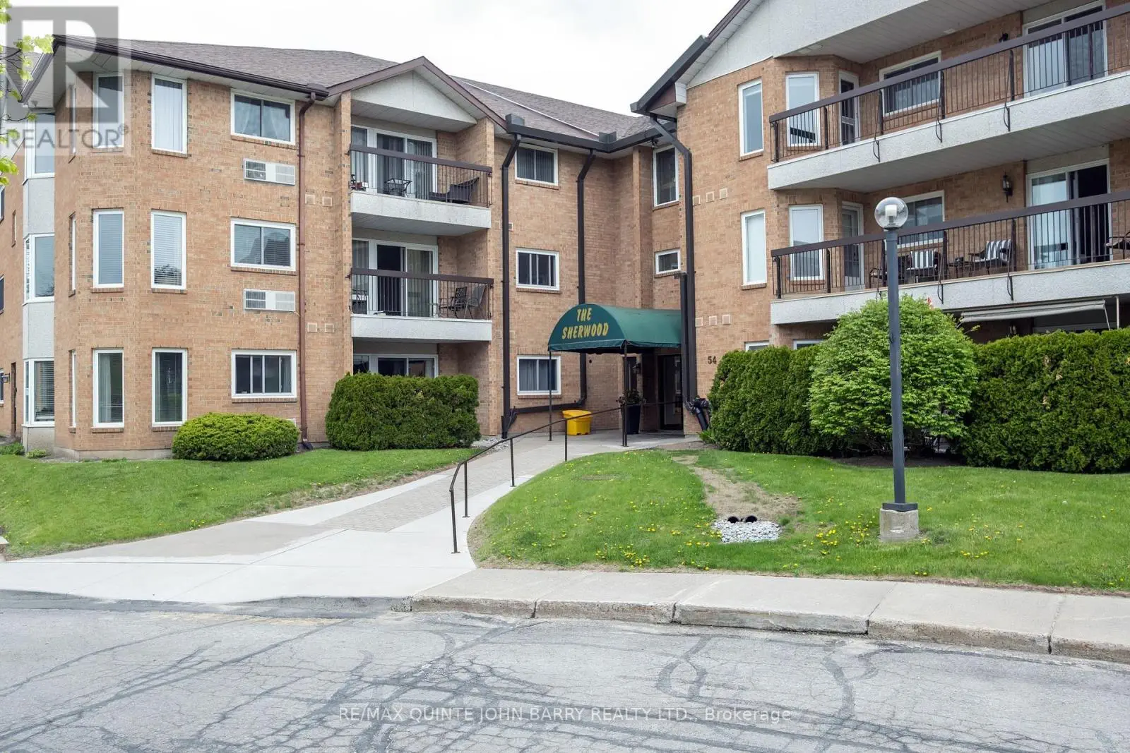 212 - 54 Tripp Boulevard, Quinte West, Ontario  K8V 5V1 - Photo 1 - X12151583