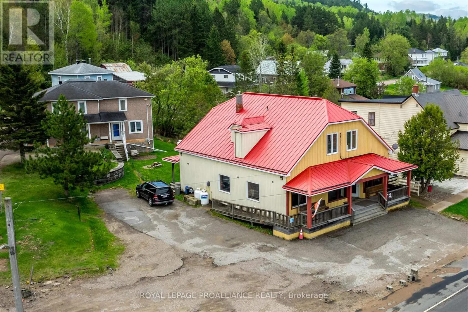 14 Burchat Street, Madawaska Valley, Ontario  K0J 1N0 - Photo 2 - X12159750