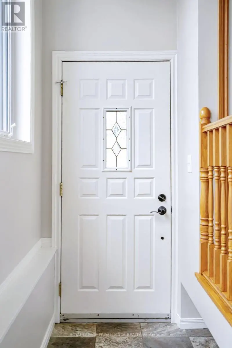 66 North Park Gardens, Belleville, Ontario  K8P 2M3 - Photo 2 - X12160091