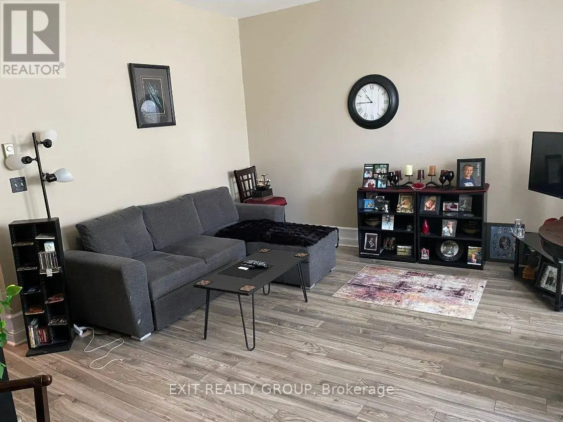 103 - 10 Patterson Street, Belleville, Ontario  K8V 1S9 - Photo 3 - X12160432